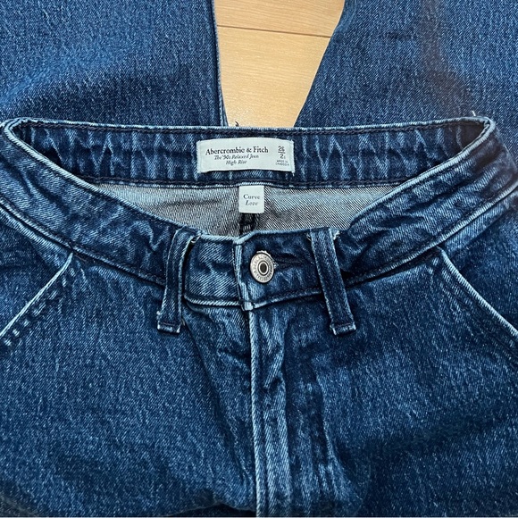 Abercrombie curve love high rise 90s relaxed jean - Picture 9 of 10